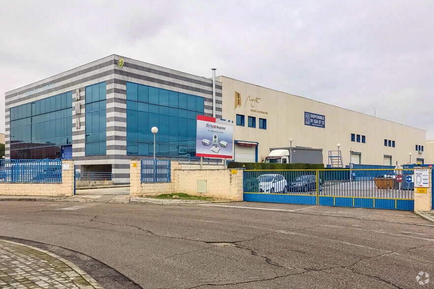 Calle de Francisco Alonso, 9, Alcalá de Henares, Madrid for sale - Building Photo - Image 2 of 2