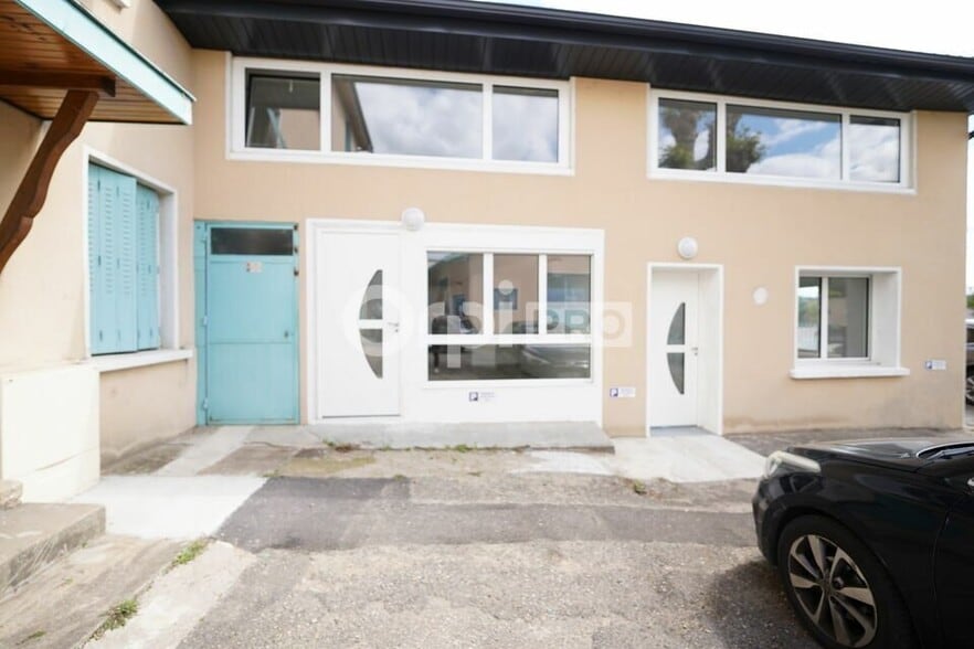20 Chemin De La Poterie, Francheville to rent - Building Photo - Image 2 of 14