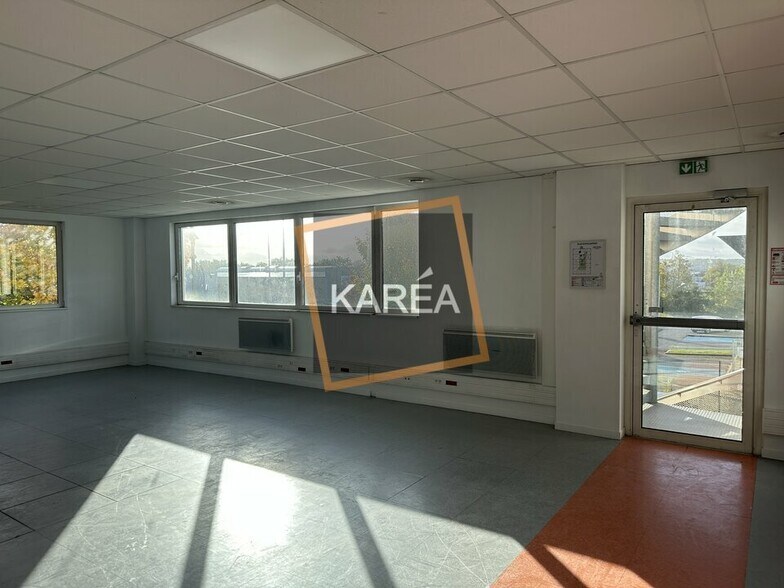 Office in Mareuil-lès-Meaux to rent - Interior Photo - Image 2 of 5