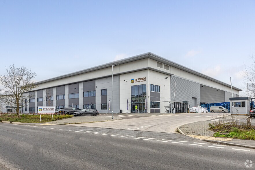 River Way, Harlow for sale - Primary Photo - Image 1 of 1