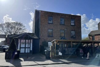 94 Eastgate St, Gloucester to rent Building Photo- Image 1 of 7