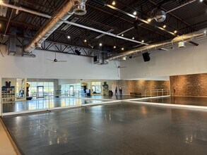 735 N Main St, Alpharetta, GA to rent Interior Photo- Image 2 of 6