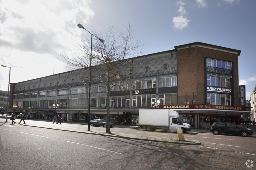 22 High St, Belfast to rent - Building Photo - Image 2 of 5