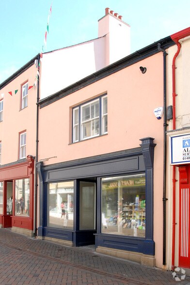 11-13 Market St, Holyhead for sale - Primary Photo - Image 1 of 1