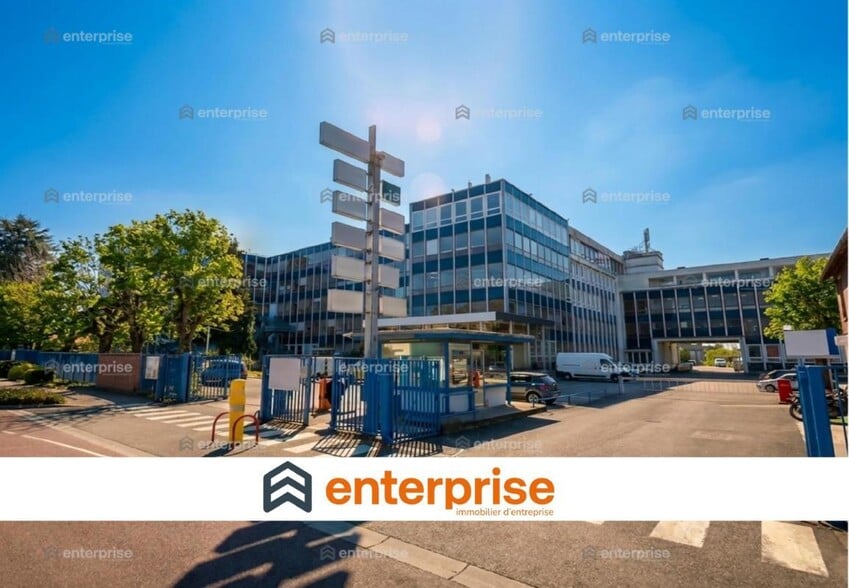 Office in Le Plessis Belleville to rent - Building Photo - Image 1 of 8
