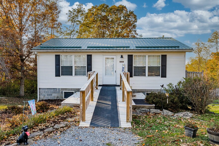 19 Carrol, Morgantown, WV for sale - Primary Photo - Image 1 of 1