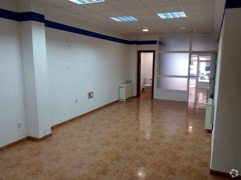 Cuenca, CUE 16001 - Unit Puerta D, Esc. E - - Interior Photo - Image 2 of 5