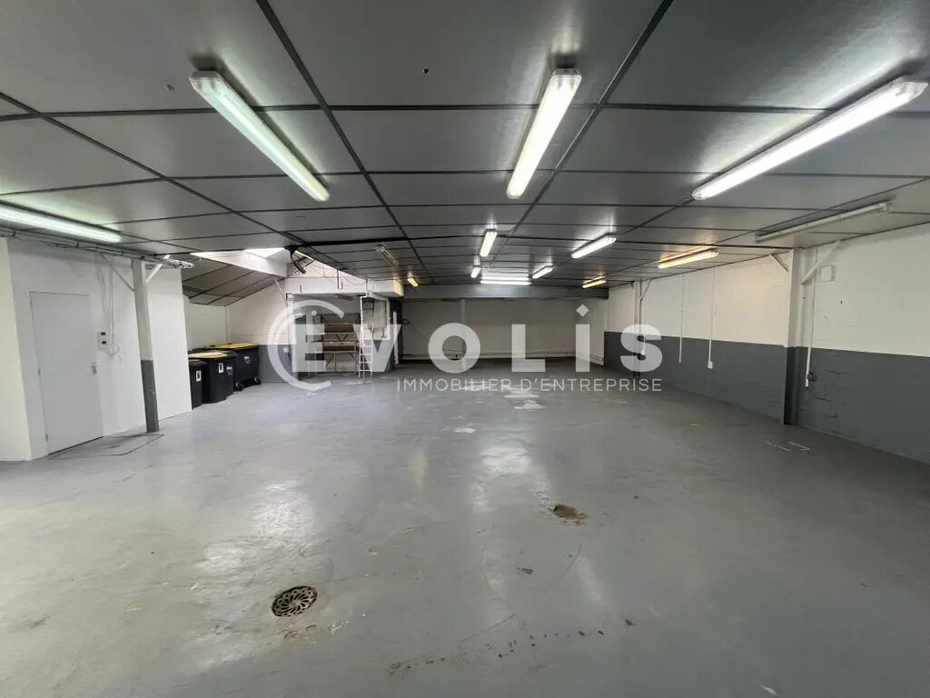 Location Local d'activités 224 m² - Photo 1