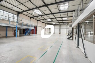 Light Industrial in Saint-Priest to rent Interior Photo- Image 2 of 13