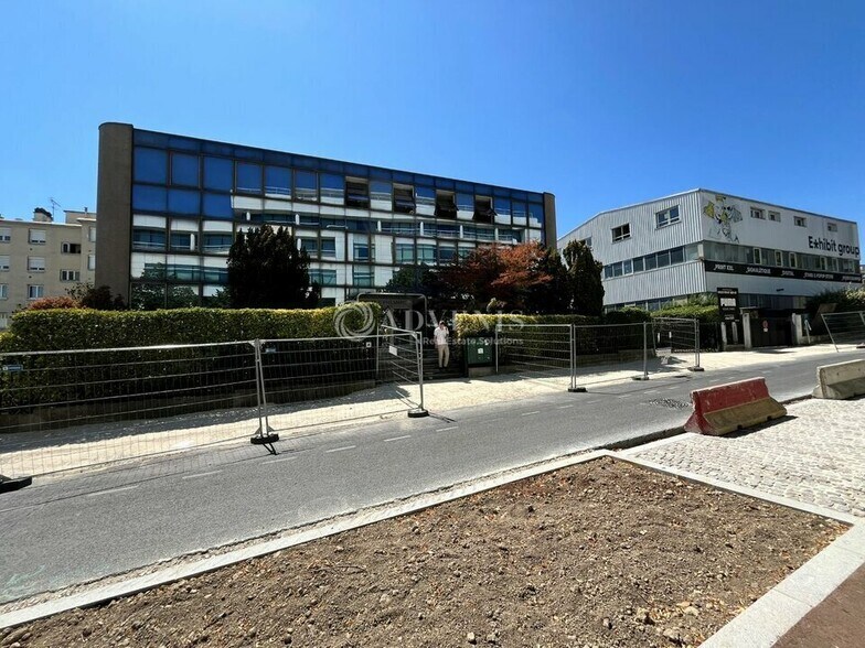 4 Rue Marcel Cachin, Saint-Ouen-sur-Seine to rent - Building Photo - Image 1 of 8