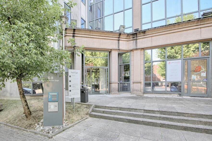 Office in Neuilly-Plaisance for sale - Building Photo - Image 2 of 20
