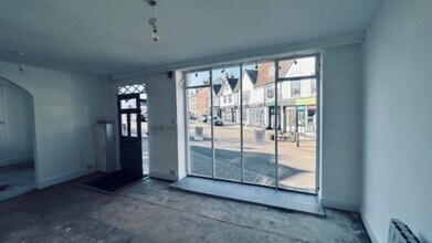 Market Hl, Framlingham to rent Interior Photo- Image 2 of 5