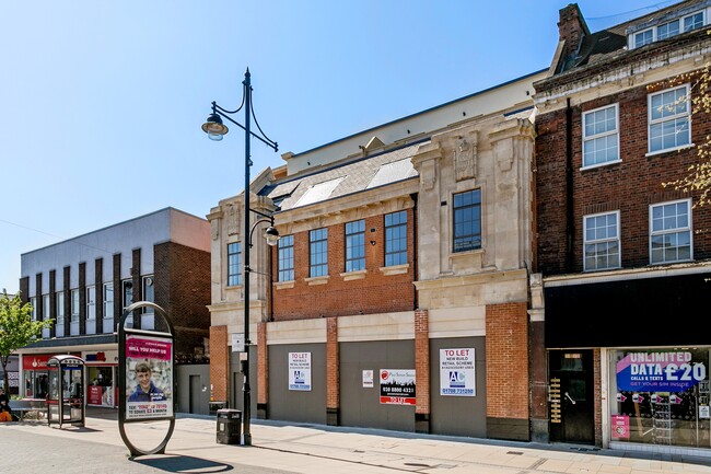 More details for 64 South St, Romford - Retail to Rent