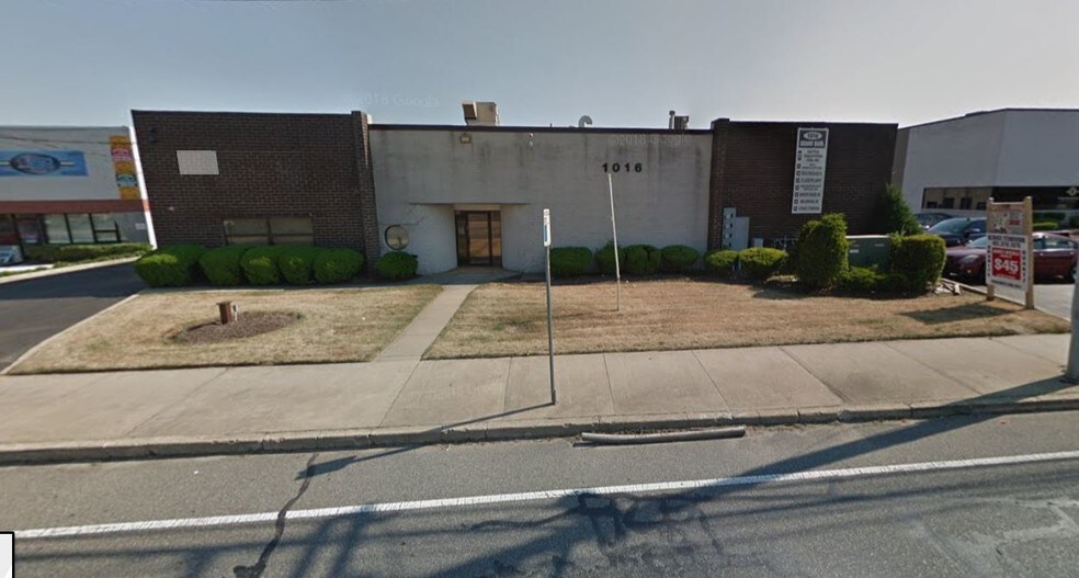 1016 Grand Blvd, Deer Park 11729 UK