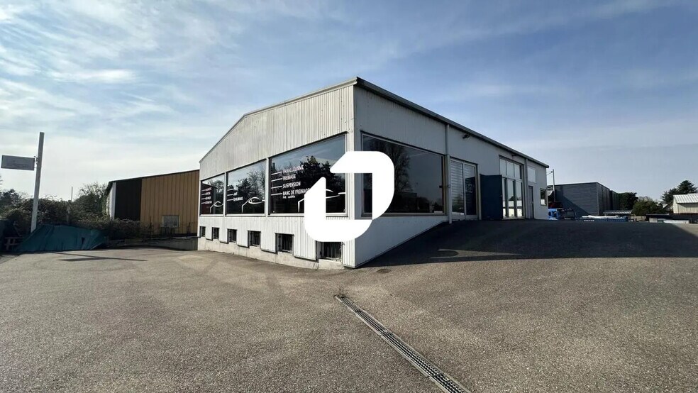 19 Route Du Cor De Chasse, Illkirch-Graffenstaden to rent - Building Photo - Image 2 of 9