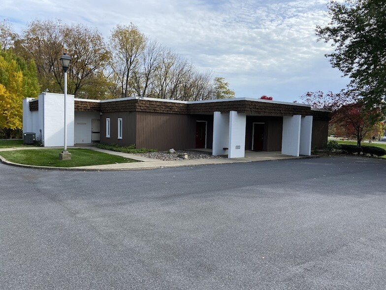 410 S Broad St, Myerstown, PA for sale - Building Photo - Image 1 of 1