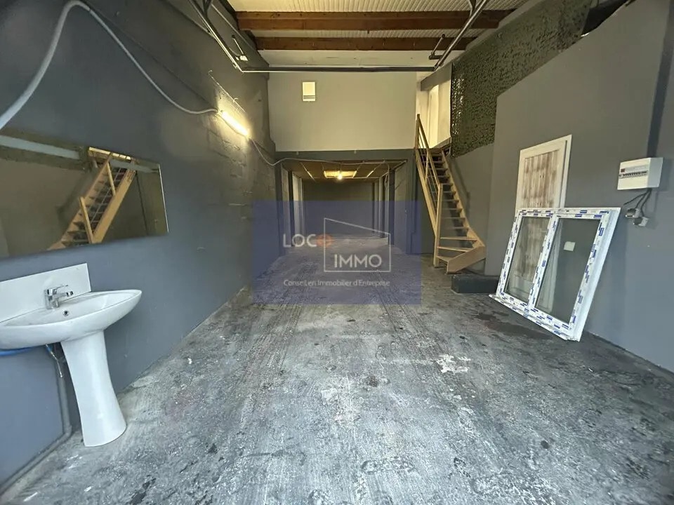 Location Local d'activités 145 m² - Photo 1