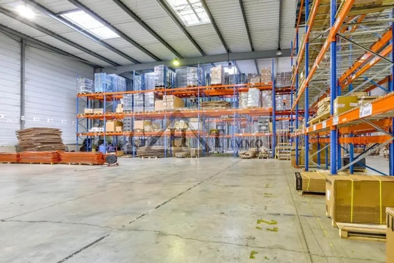 Industrial in Saint-Thibault-des-Vignes to rent Building Photo- Image 1 of 4