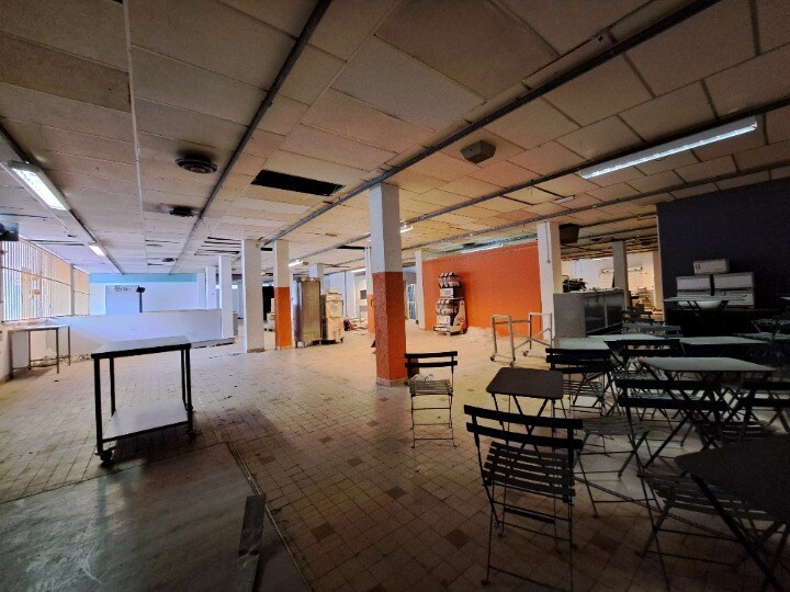 Retail in Toulouse for sale Interior Photo- Image 1 of 7
