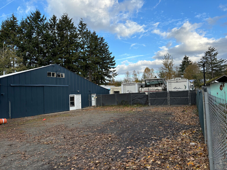 11305 Waller Rd E, Tacoma, WA for rent - Building Photo - Image 3 of 6