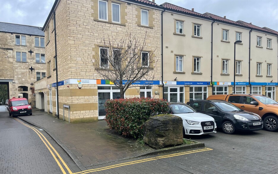 1-2 Kingston Sq, Bradford On Avon for sale - Building Photo - Image 1 of 7