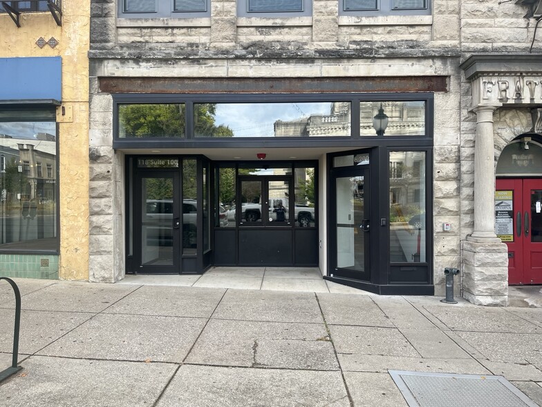 118 N Walnut St, Bloomington, IN for rent - Building Photo - Image 2 of 19