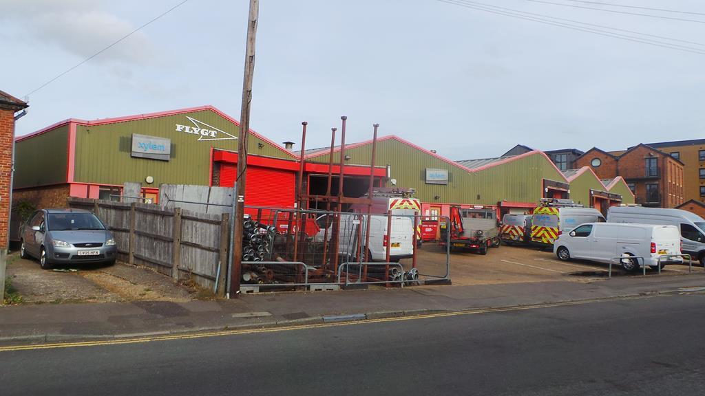 Victoria Rd, Ashford to rent Building Photo- Image 1 of 1