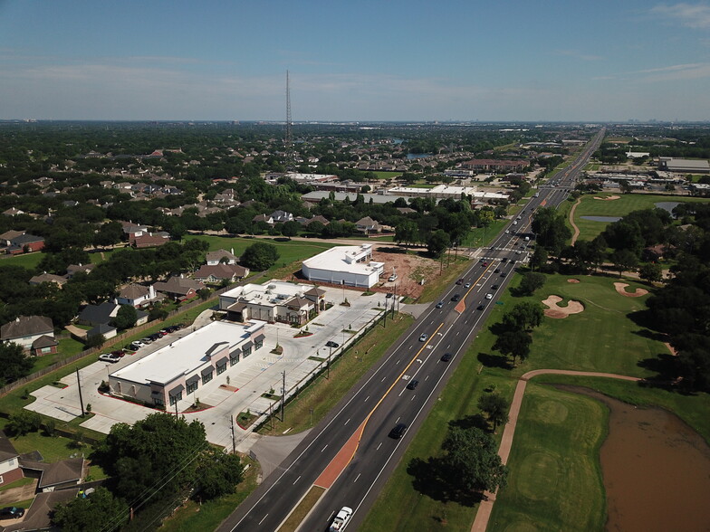 2730 FM 1092 Rd, Missouri City, TX for rent - Building Photo - Image 3 of 4