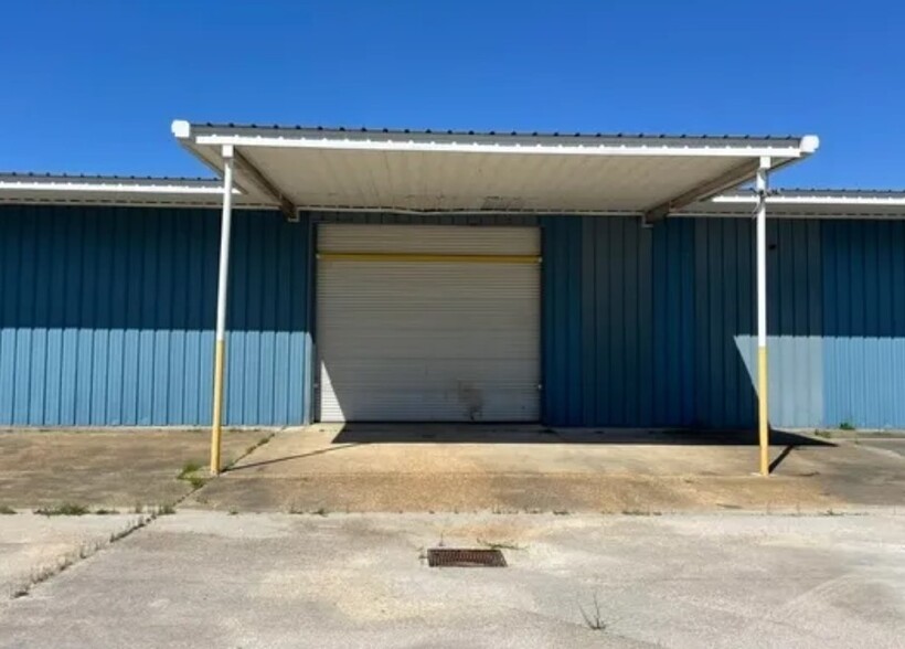 706 Anchors St NW, Fort Walton Beach, FL for rent - Building Photo - Image 3 of 12