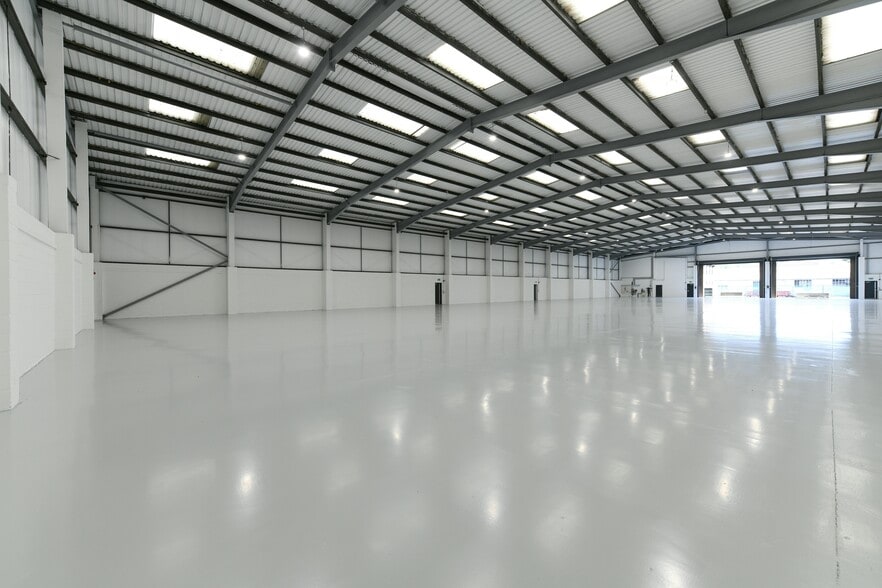 Brighton Rd, Coulsdon to rent - Interior Photo - Image 2 of 11