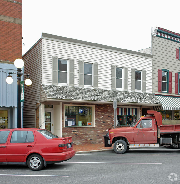 153 Park Ave, Amherst, OH for sale - Building Photo - Image 2 of 2