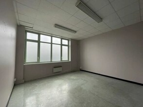 Office in Pantin to rent Interior Photo- Image 2 of 3