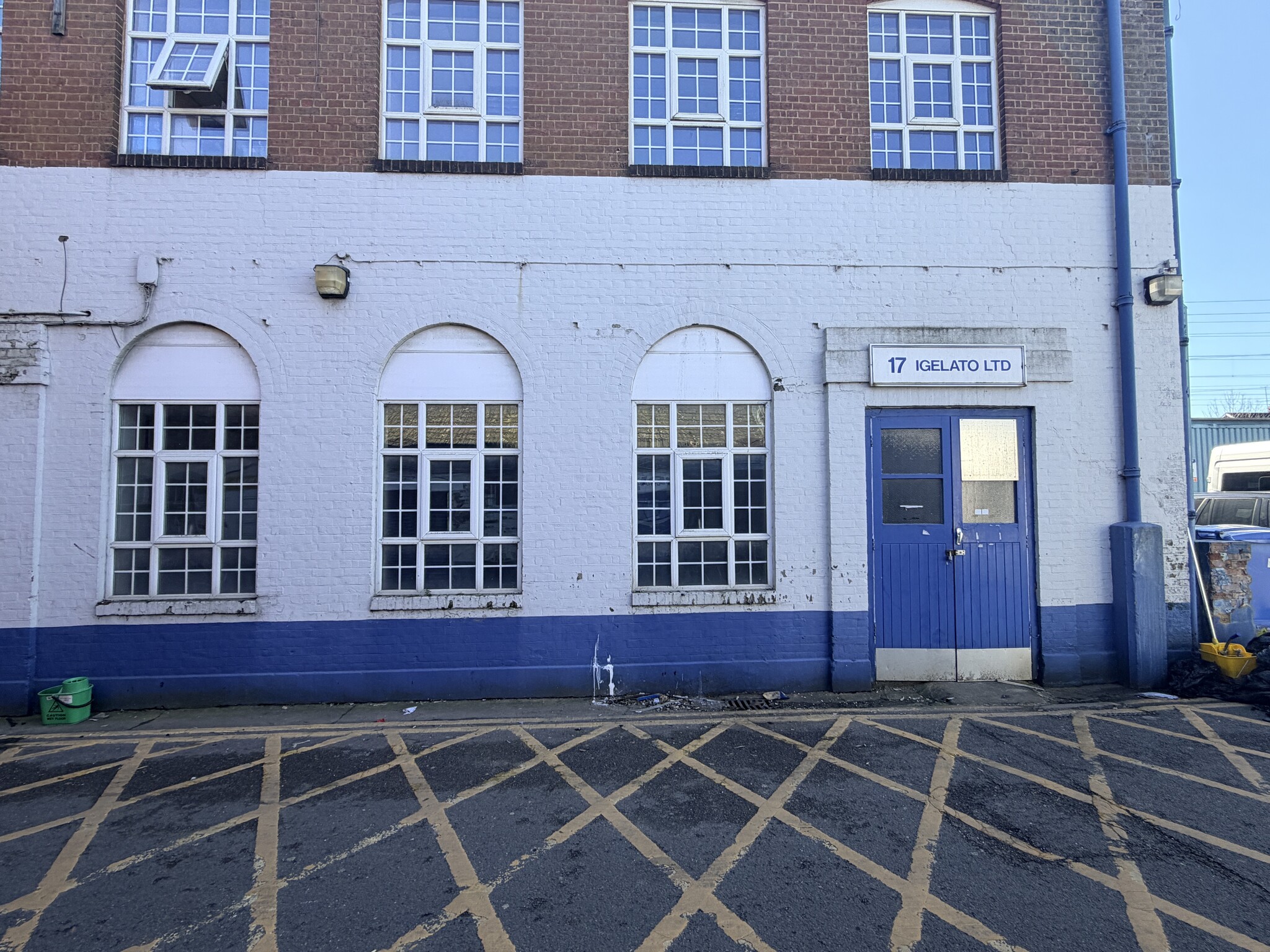 Leagrave Rd, Luton to rent Building Photo- Image 1 of 29