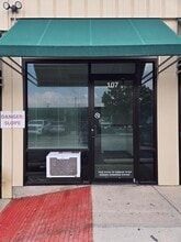 8034 Culebra Rd, San Antonio, TX to rent Building Photo- Image 1 of 5