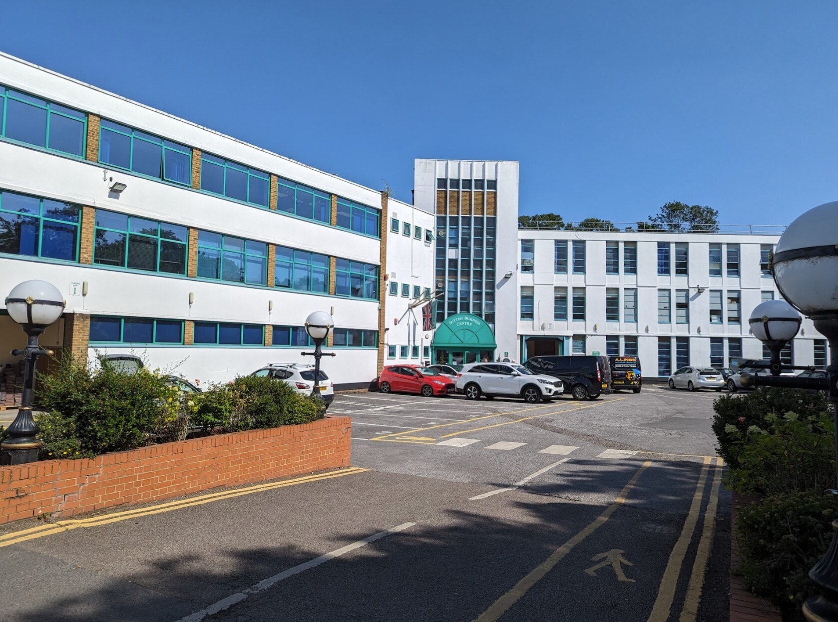 Restmor Way, Wallington to rent Primary Photo- Image 1 of 3