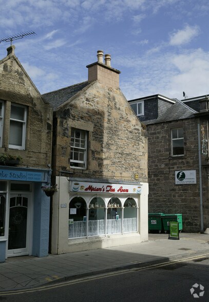 15-16 Harrow Inn Clos, Elgin to rent - Building Photo - Image 3 of 5
