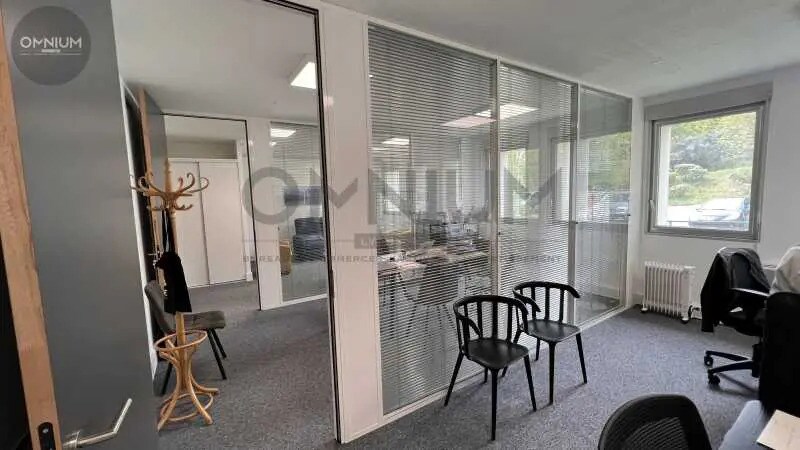 Office in Écully to rent - Interior Photo - Image 2 of 5