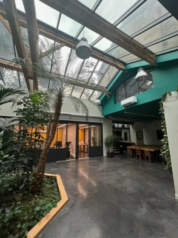 Office in Lyon for sale Building Photo- Image 1 of 13