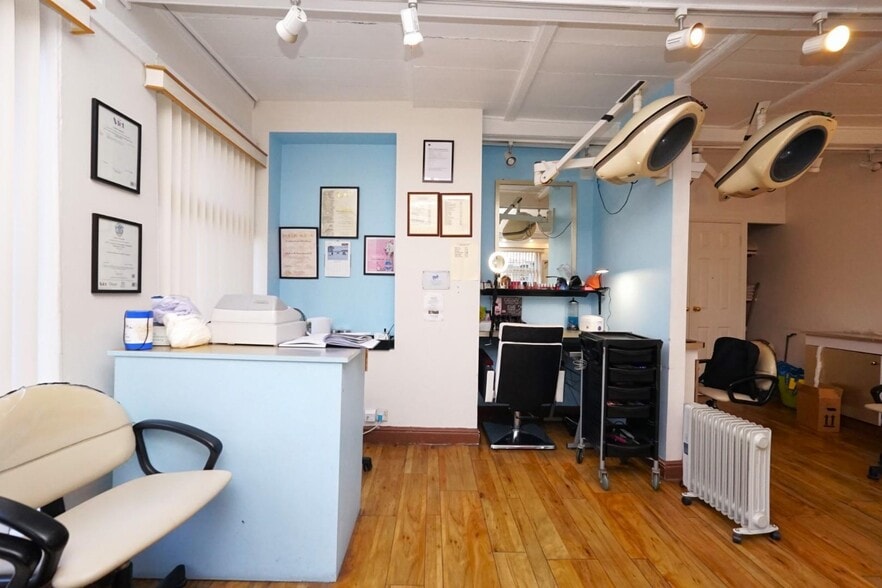 9 Market Pl, Ulverston for sale - Building Photo - Image 3 of 16