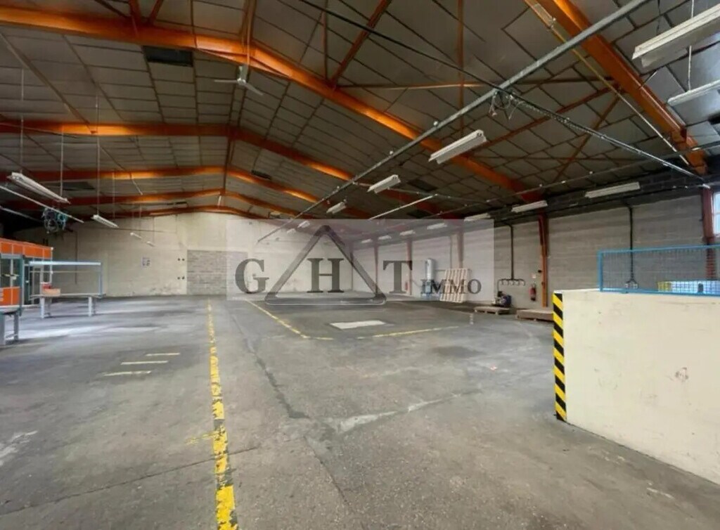 Vente Entrepôt 1 892 m² - Photo 1