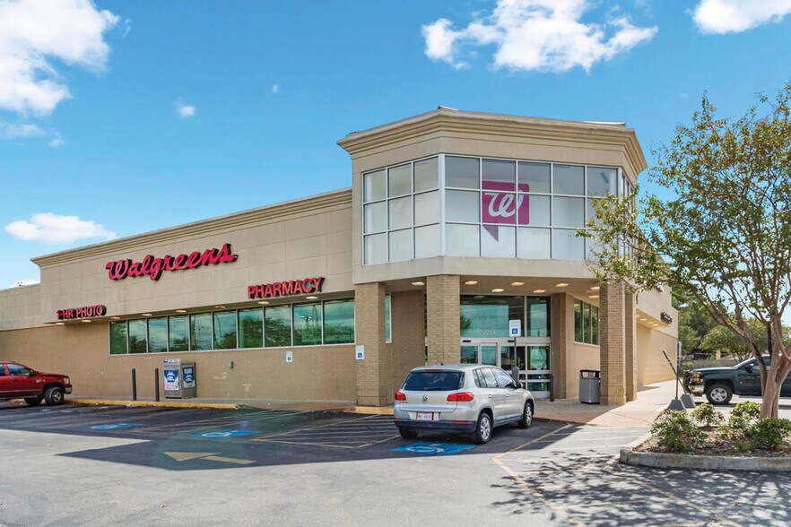 2204 Southmore Ave, Pasadena, TX 77502 UK