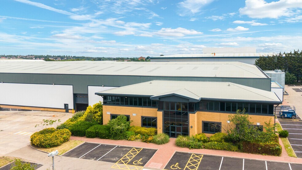 Redfern Park Way, Birmingham to rent - Building Photo - Image 3 of 20