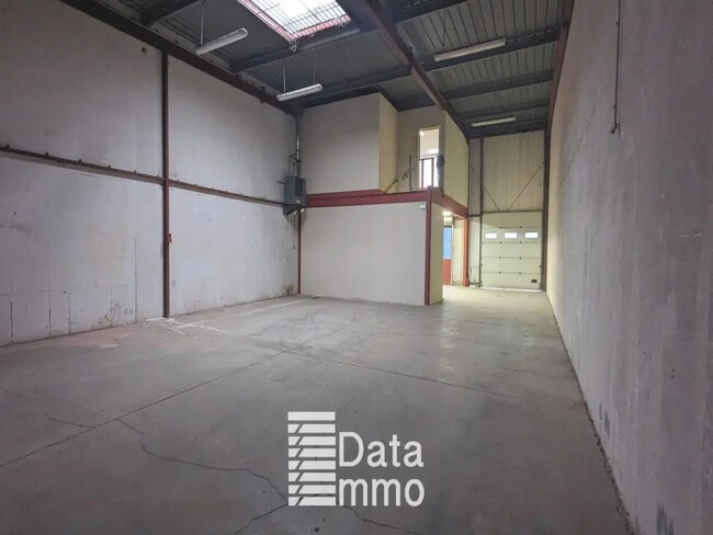 Location Entrepôt 245 m²