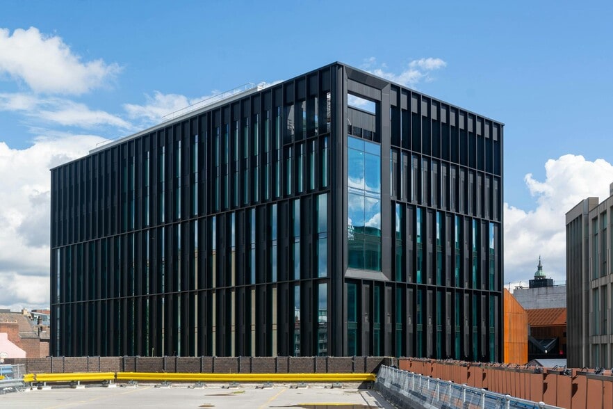 Wellington St, Sheffield to rent - Interior Photo - Image 3 of 11