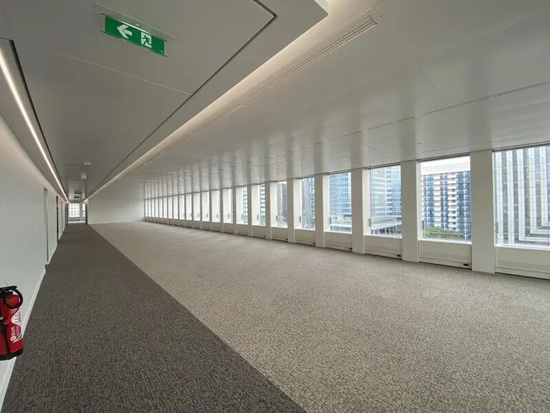 1 Terrasse Bellini, Puteaux to rent Interior Photo- Image 1 of 4
