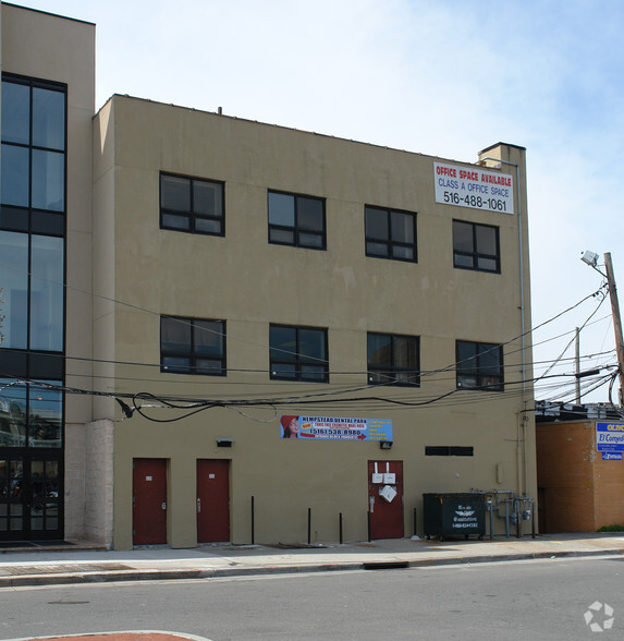 80 N Franklin St, Hempstead, NY for rent - Building Photo - Image 3 of 5