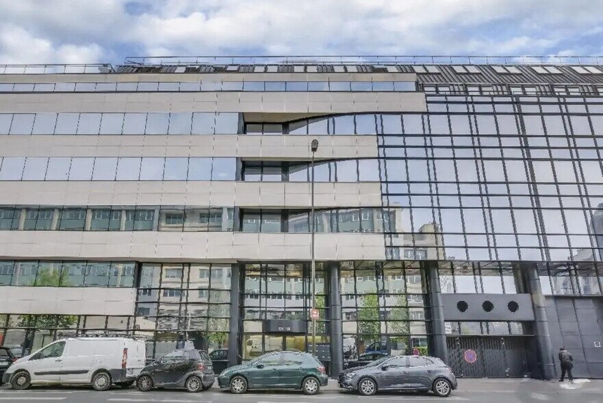 Office in Levallois-Perret to rent - Building Photo - Image 2 of 7
