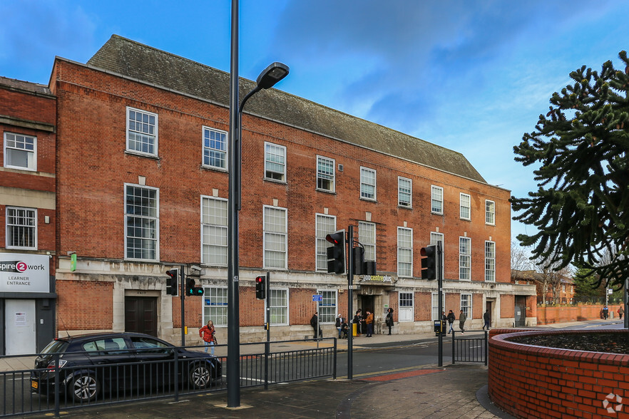 35 Eastgate, Leeds for sale - Primary Photo - Image 1 of 2