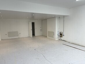 243 Ashley Rd, Poole to rent Interior Photo- Image 2 of 3