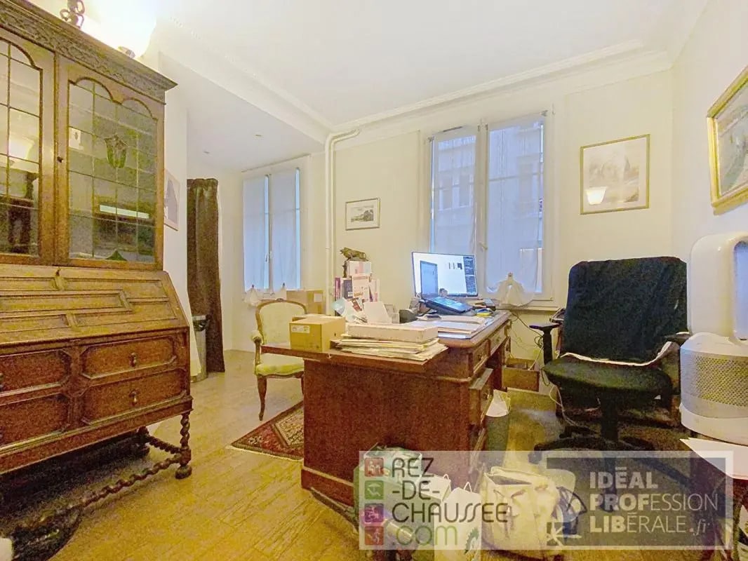 Build-to-Rent in Paris for sale Interior Photo- Image 1 of 4